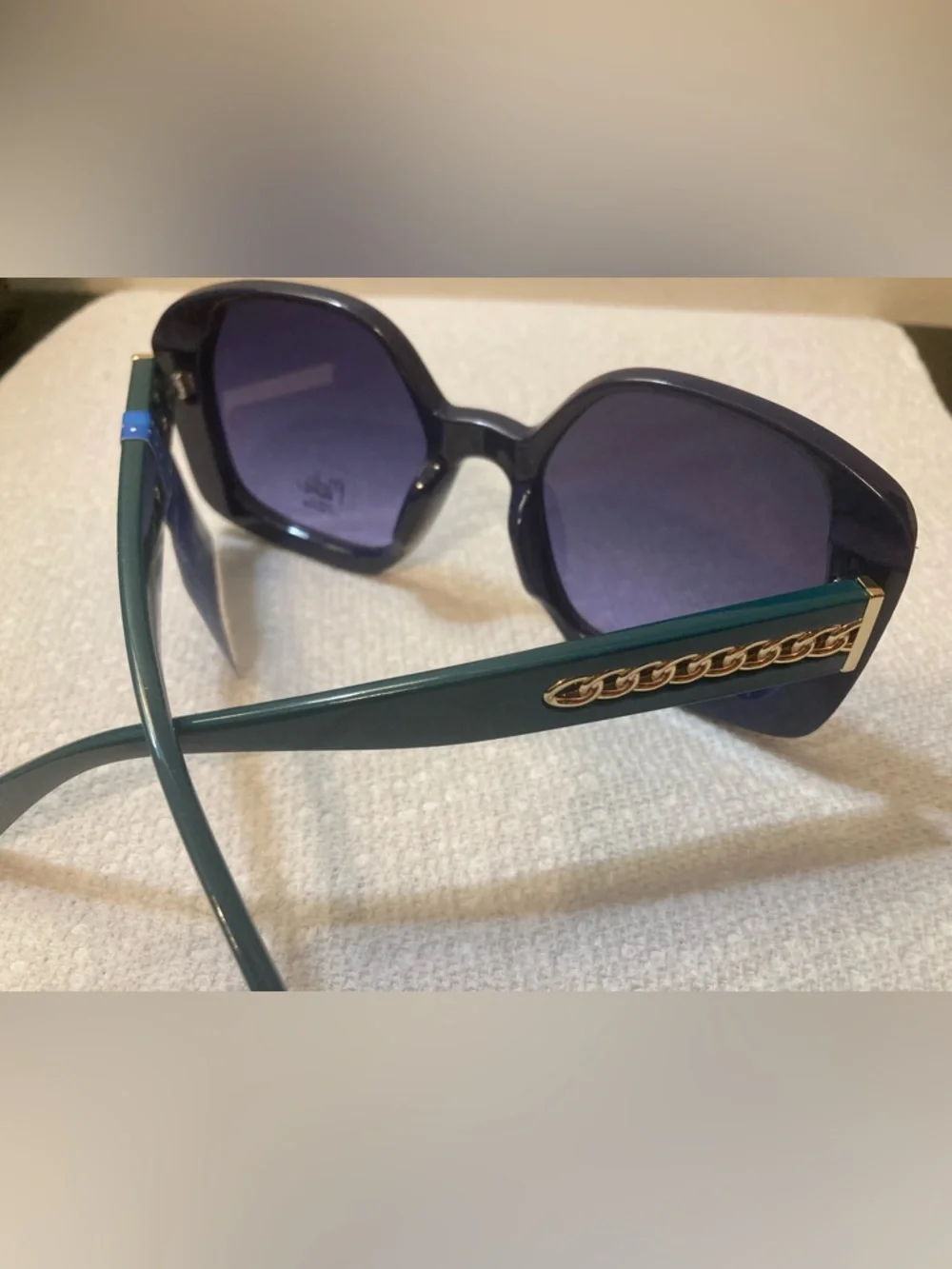 NWT Bob Mackie Navy and Green Square Sunglasses